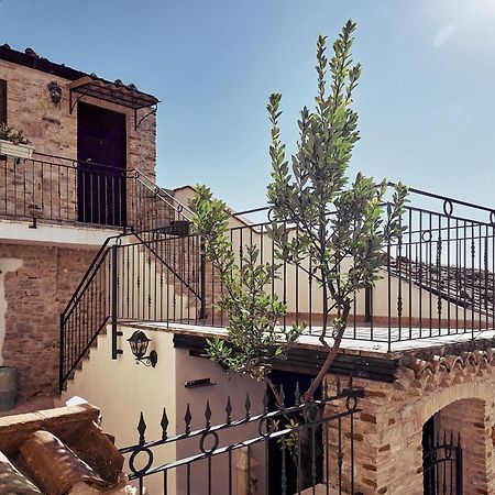 Bed and Breakfast Il Cortiletto Del Borgo Pietra Montecorvino Exterior foto